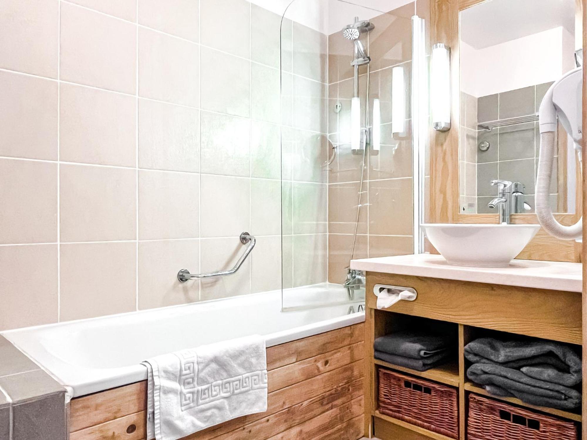 Large One-Bedroom Apartment, Wheelchair Adapted, Les Terrasses D'Eos Flaine Luaran gambar