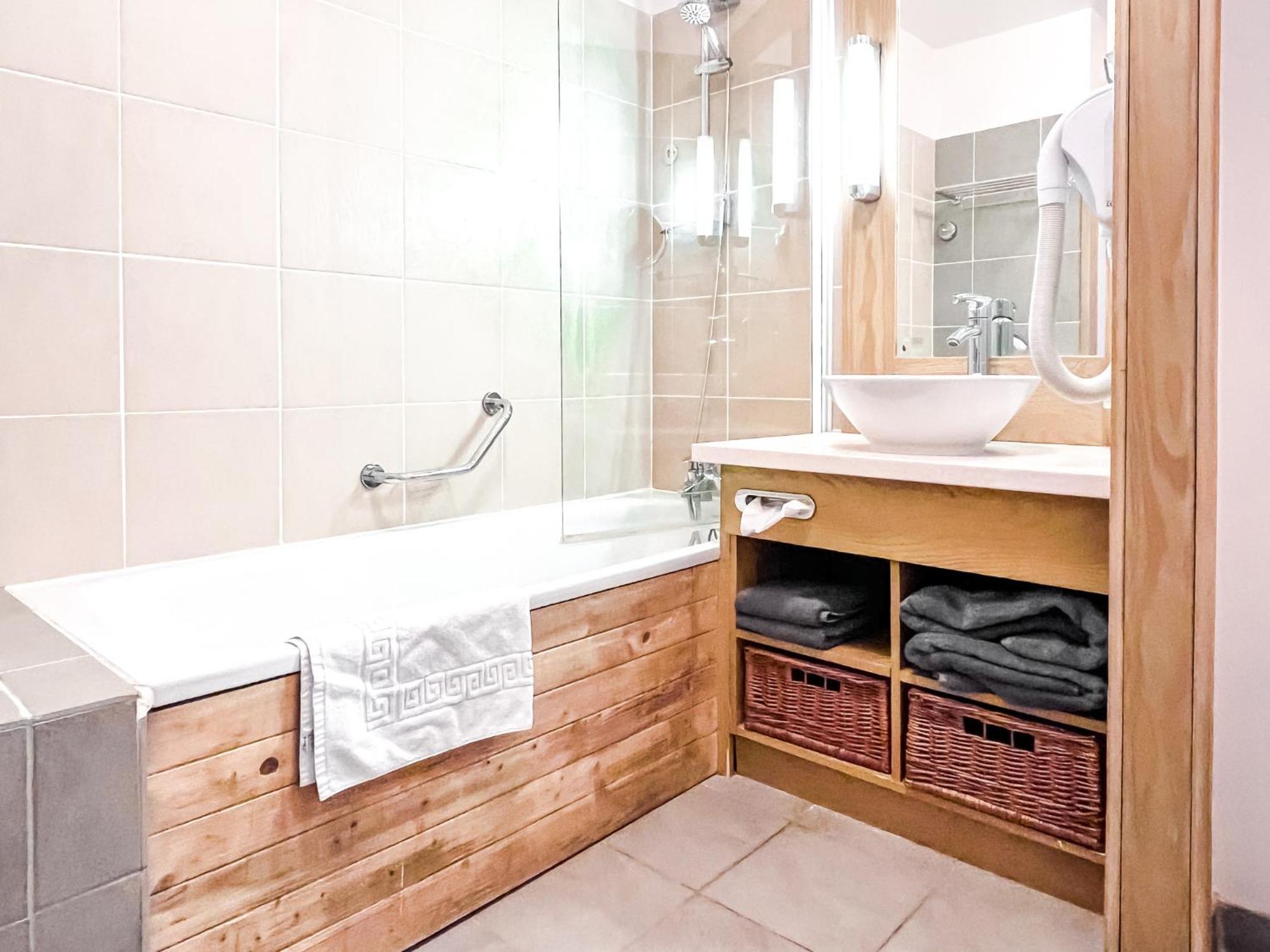 Large One-Bedroom Apartment, Wheelchair Adapted, Les Terrasses D'Eos Flaine Luaran gambar