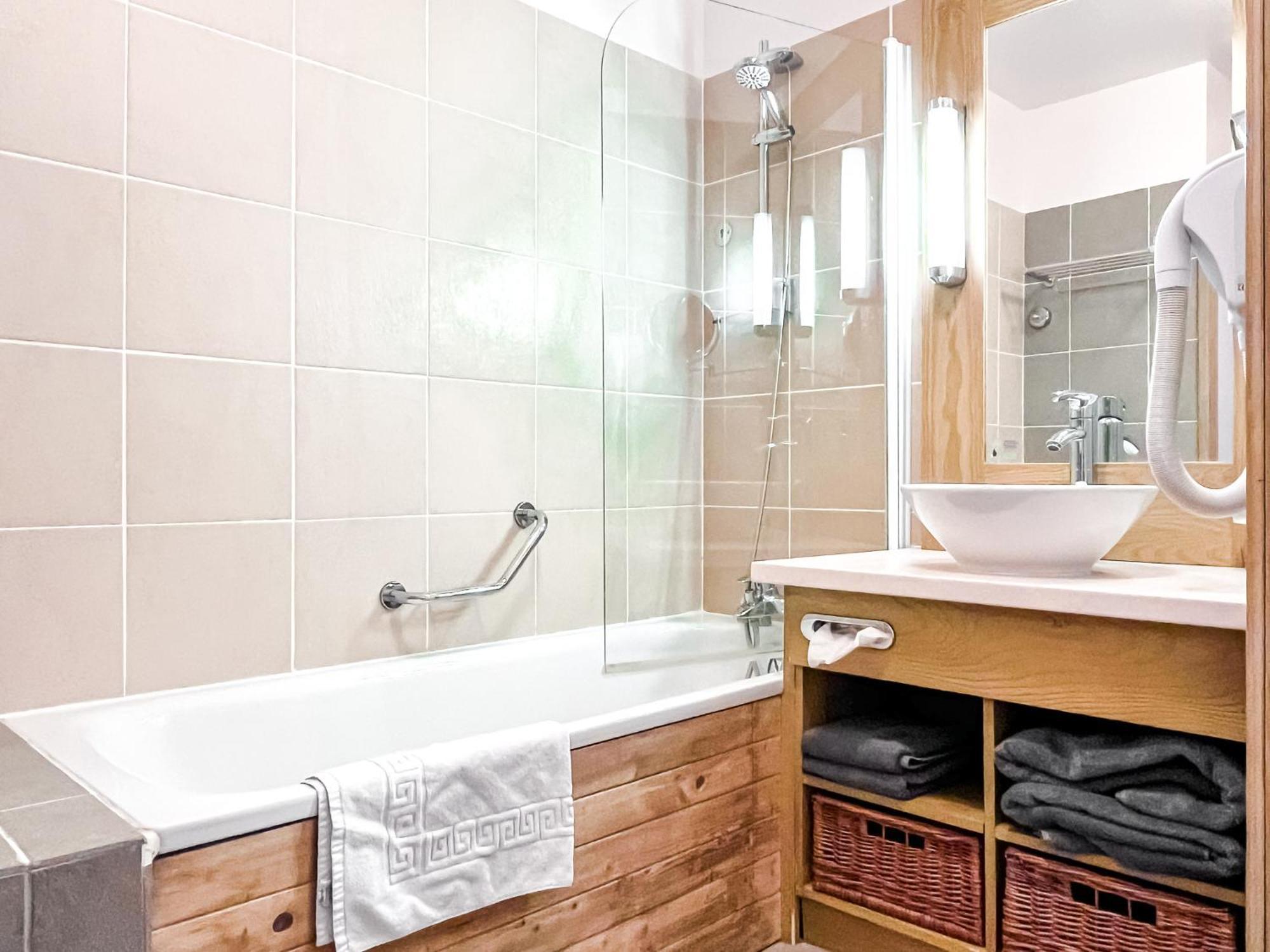 Large One-Bedroom Apartment, Wheelchair Adapted, Les Terrasses D'Eos Flaine Luaran gambar