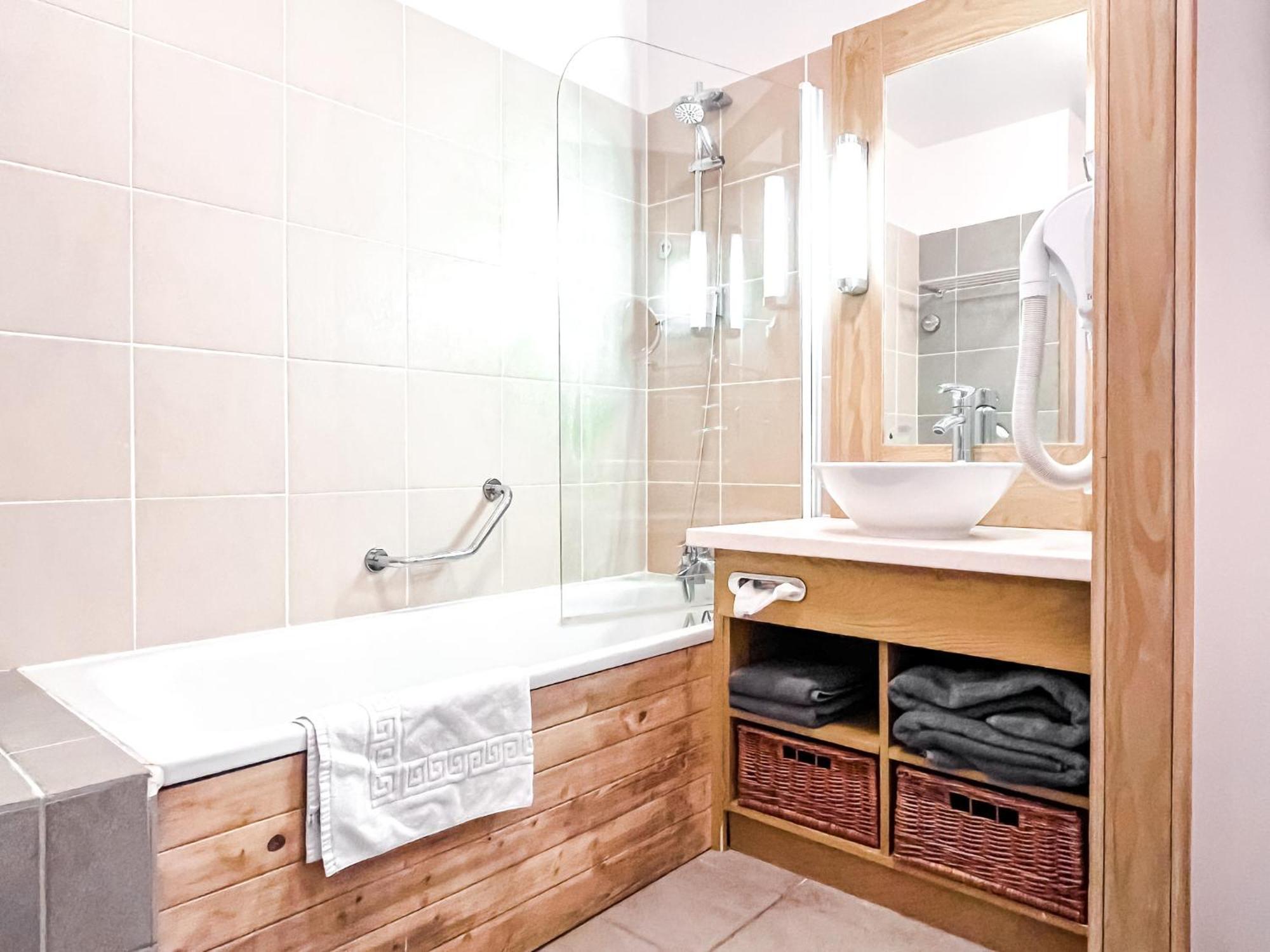 Large One-Bedroom Apartment, Wheelchair Adapted, Les Terrasses D'Eos Flaine Luaran gambar