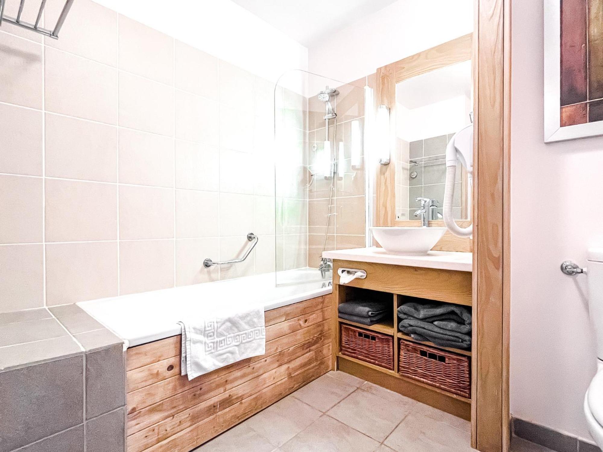 Large One-Bedroom Apartment, Wheelchair Adapted, Les Terrasses D'Eos Flaine Luaran gambar