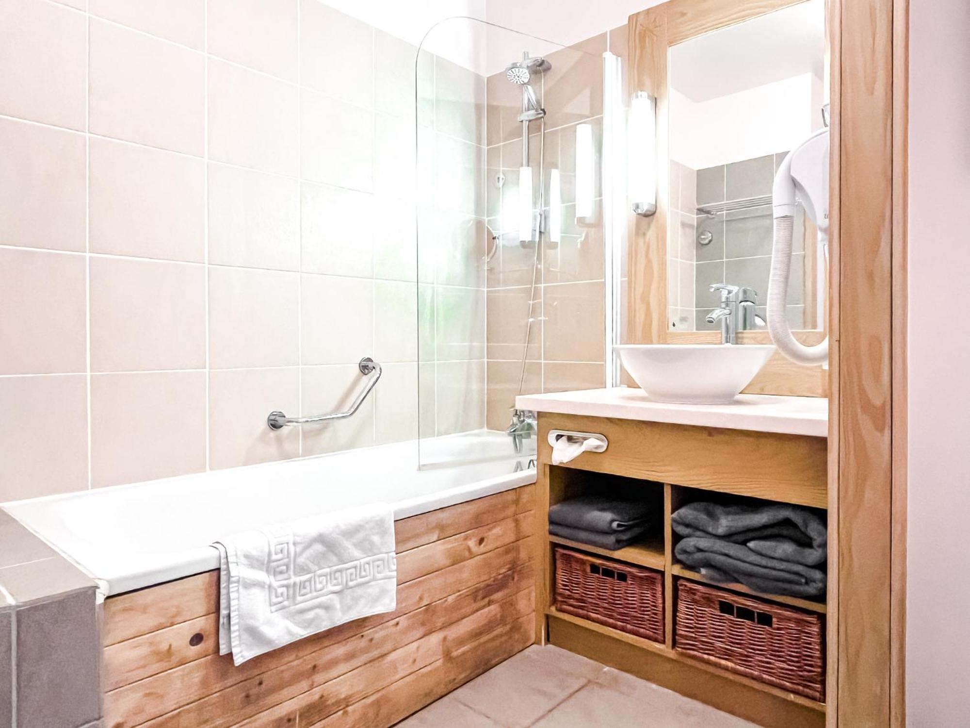 Large One-Bedroom Apartment, Wheelchair Adapted, Les Terrasses D'Eos Flaine Luaran gambar